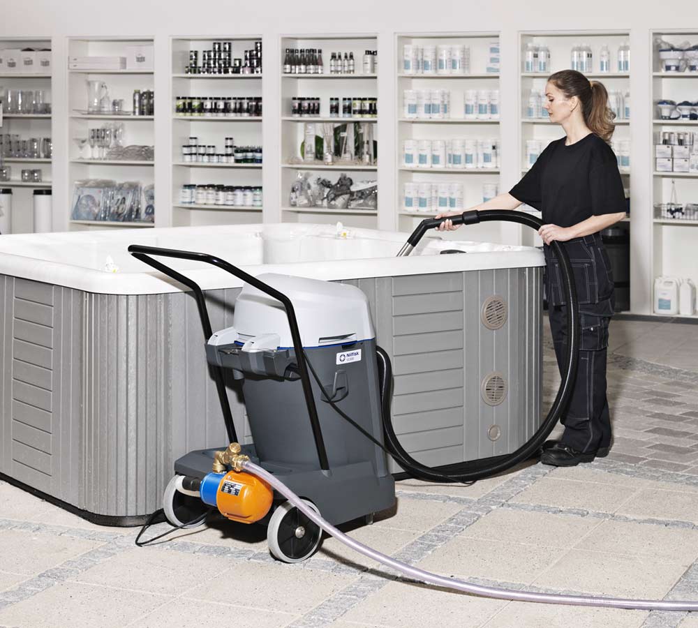 Nilfisk VL500-75 EDF Ergo Wet & Dry Vacuum image 8